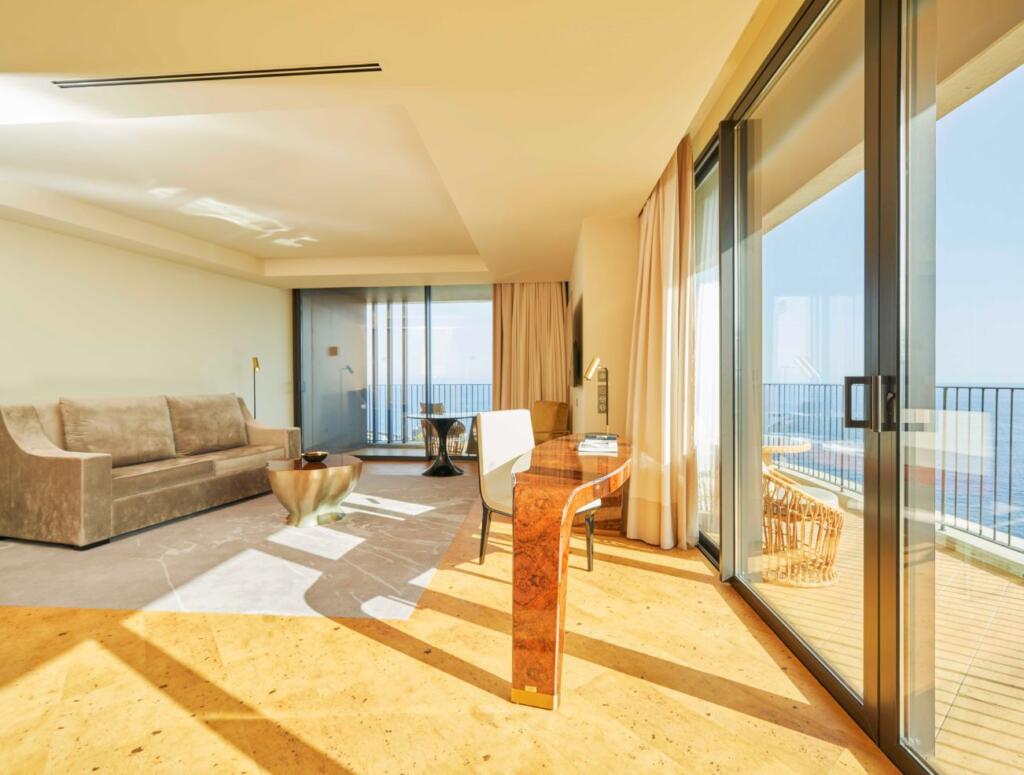 Superior-Ocean-Suite-2-1024x775 Workation. Hotéis Savoy na Madeira propõem estadias longas