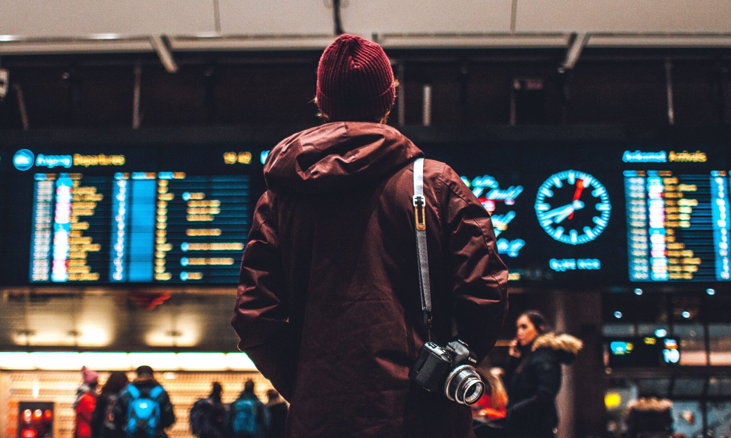 Voos atrasados ou cancelados custam em média até 514€ por pessoa. Saiba como pedir compensação Viajar, Travel, avião, aeroporto