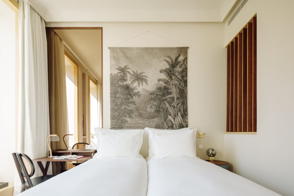 Capelo-Room-Twin-I-1024x683 The Ivens: este hotel explora o melhor da hotelaria portuguesa