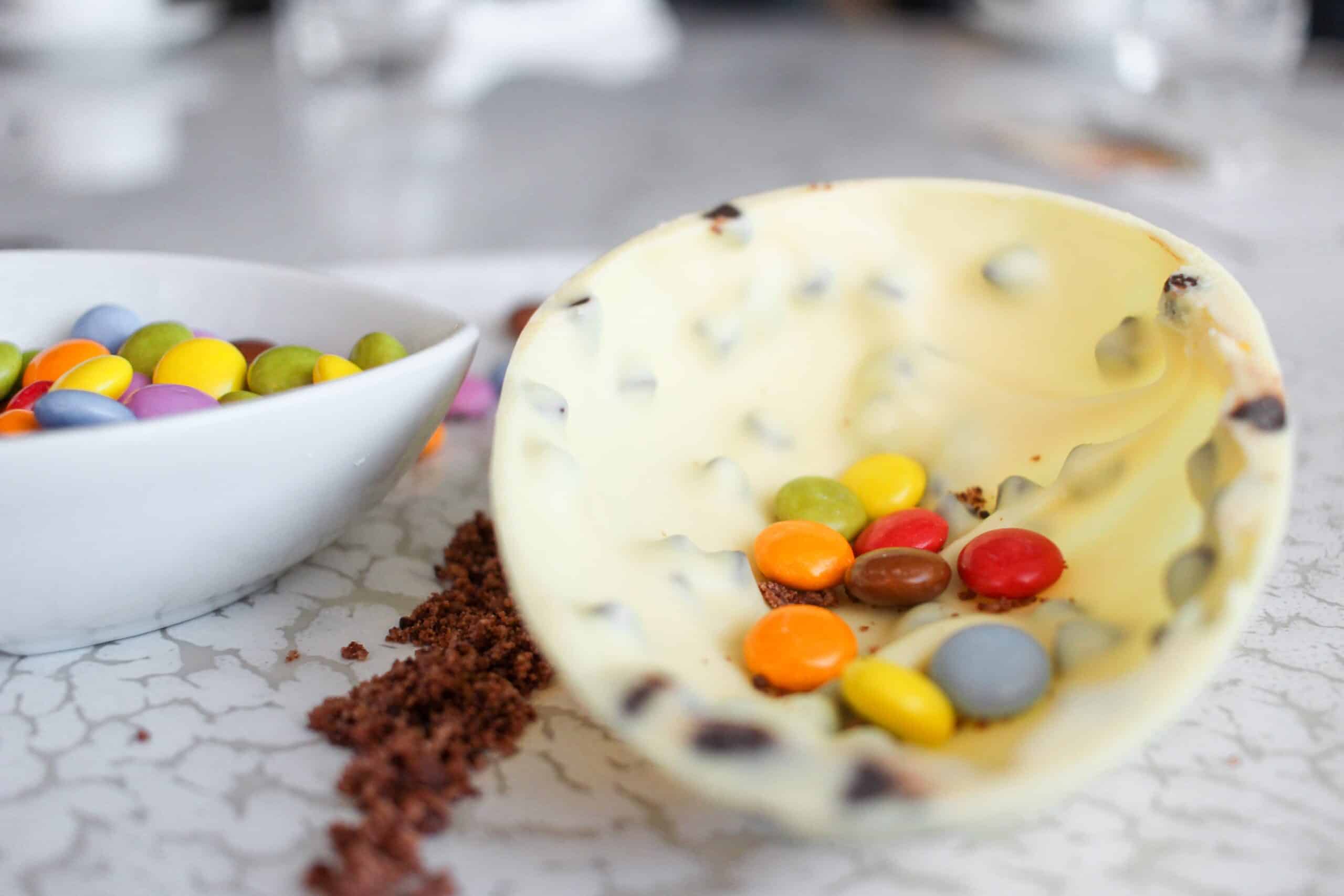 No InterContinental Lisbon as crianças decoram os seus próprios ovos de chocolate