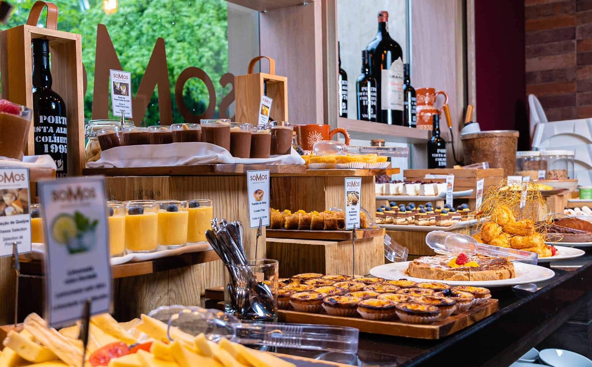 soMos propõe ”Brunch da Rainha” para celebrar o Dia da Mãe