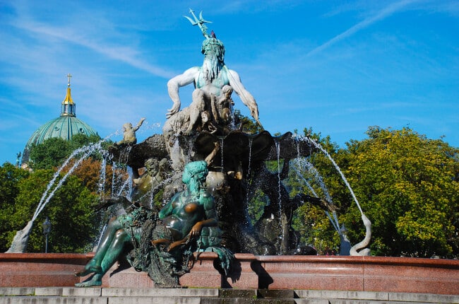 neptunbrunnen-berlin-650x430-1 10 Fontes na Europa que deve visitar pelo menos uma vez na vida