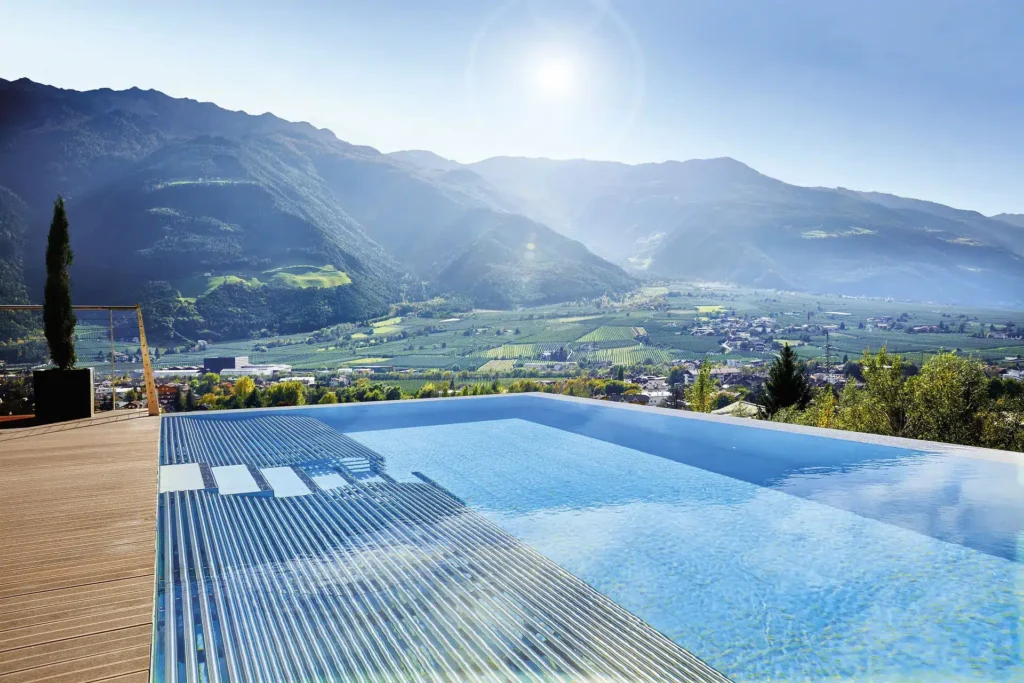 salt-water-infinity-pool-preidlhof-spa-1024x683 Condé Nast Traveller elege os 11 melhores spas da Europa (e um deles é português)