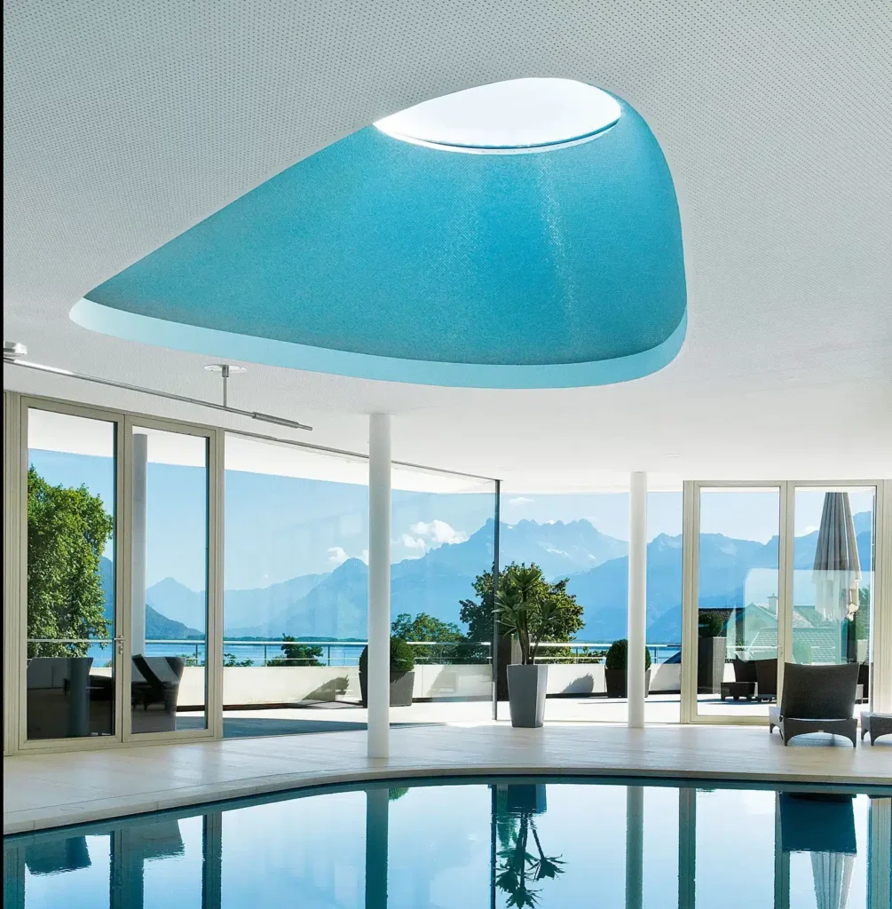 spa-pool-3-clinique-e1659968800170-1005x1024 Condé Nast Traveller elege os 11 melhores spas da Europa (e um deles é português)
