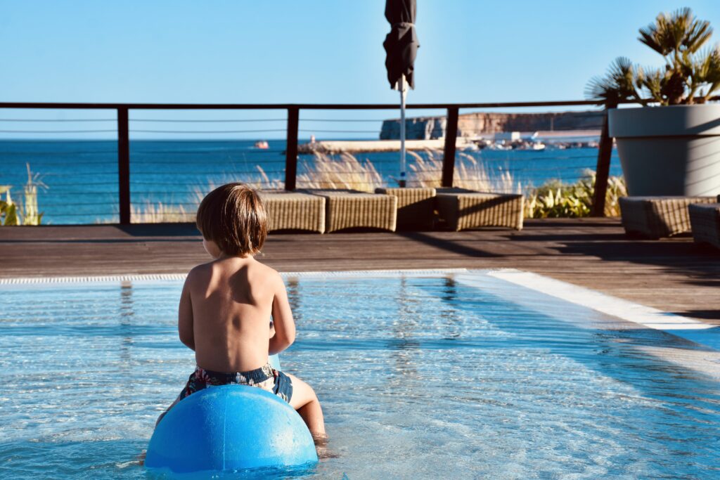 Kids-Pool_Pool-Hangout-1024x683 Com os feriados mesmo à porta, sugerimos-lhe 8 propostas de escapadinhas em Portugal