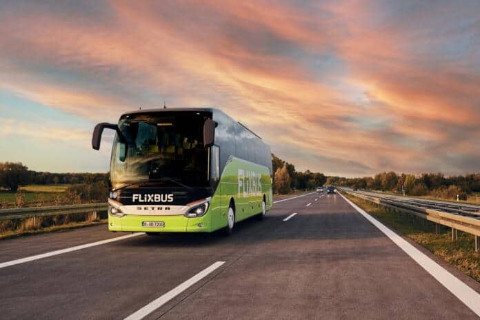 flixbus-maxthrelfallphoto-16-motorway-374-resiz