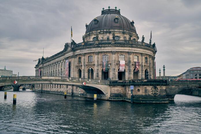 alexander-van-steenberge-tVpfT9IiuzE-unsplash