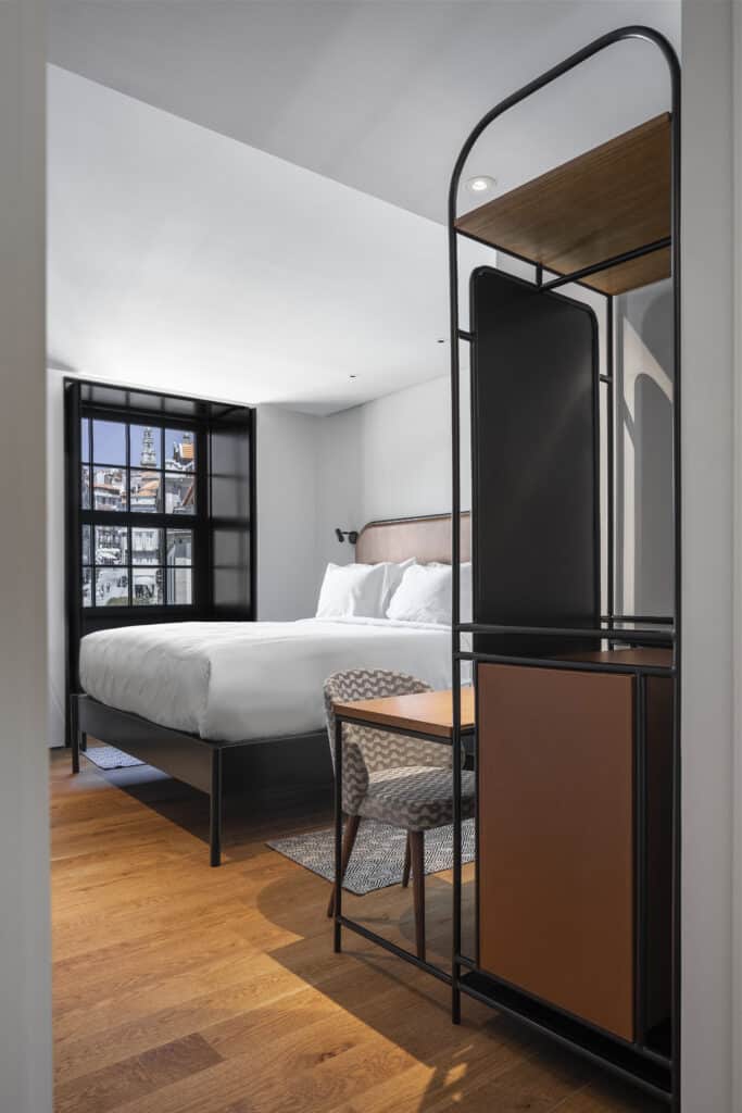 20190514-FLORET-HOTEL-EXMO-20-683x1024 Condé Nast elege o "melhor hotel com detalhes originais" no Porto. Pista: É um edifício do séc. XIV