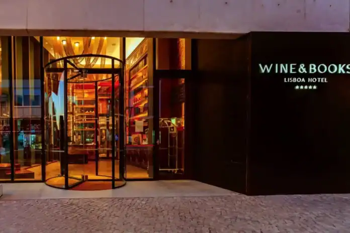 Hotel-gallery-wine-books-lisbon-hotel-2-1367x912