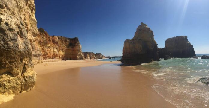 wp.com praia da rocha