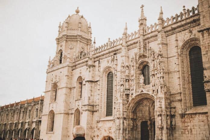 amanda-yeung-8sJsmUFiruo-unsplash