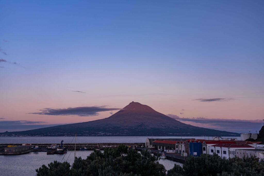 Hotel-do-Canal-vista-Pico-1024x683 À descoberta do encanto dos Açores: São Miguel, Terceira e Faial em destaque