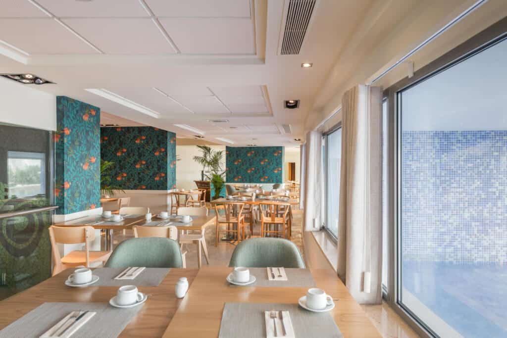 Sesimbra Oceanfront Hotel