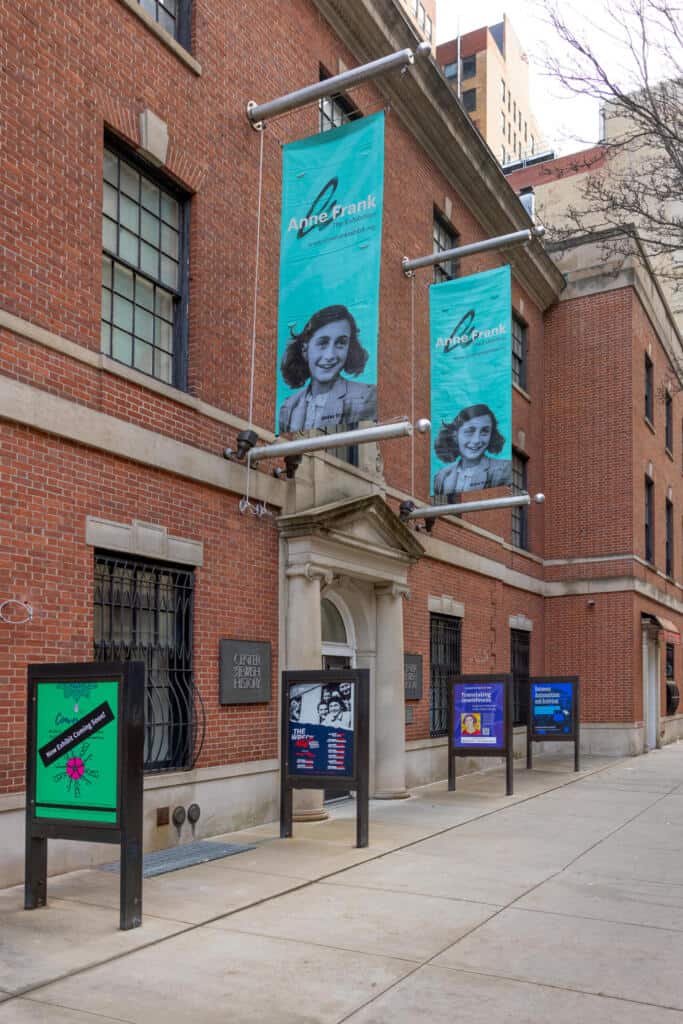 A exposição está a ser realizada no Centro de História Judaica em Manhattan, Nova Iorque. Créditos: John Halpern