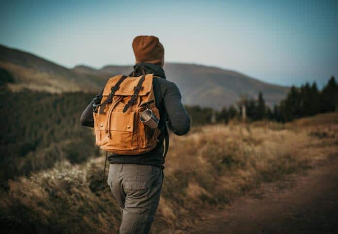 Untitled design (13) Se pretende viajar sozinho, siga estas 6 dicas de segurança