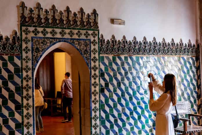05_Palacio_Nacional_de_Sintra_Sala_Arabe_creditos_PSML_Luis_Duarte Palácio Nacional de Sintra.