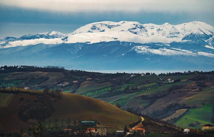 Cidade italiana está a vender casas por 1 euro. Foto: Patrick/Unsplash
