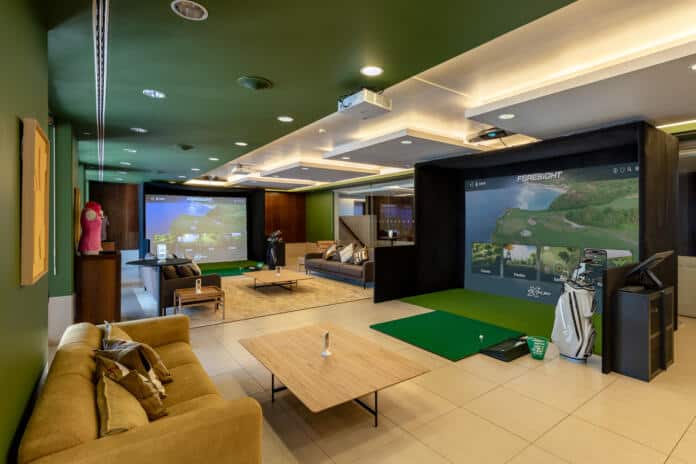 Indoor Golf Hub do NAU São Rafael Suites