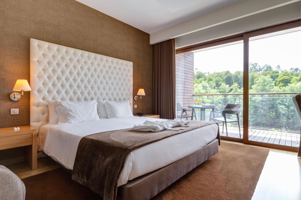 6Small-Portuguese-Hotels_Hotel-Rural-Vale-do-Rio-1024x682 Férias à beira rio? Conheça 6 alojamentos perto de praias fluviais em Portugal