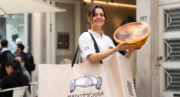 Quem quiser receber a oferta vai ter de encontrar este Pastel de Nata gigante Quem quiser receber a oferta vai ter de encontrar este Pastel de Nata gigante