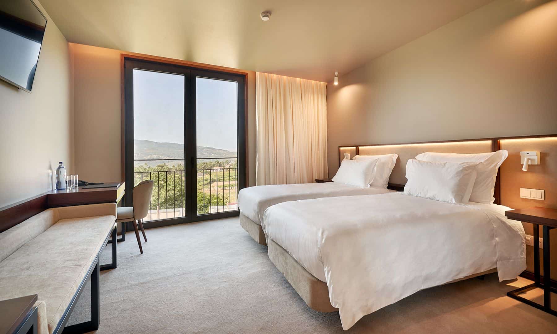 Atenção, amantes de vinho: Monção tem um novo hotel de 5 estelas com produção própria de Alvarinho Um dos 67 quartos do The Vinea Collection Hotel