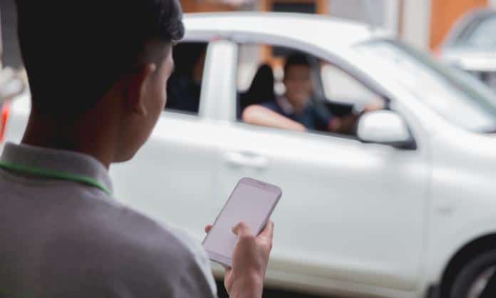 Uber A Uber e a empresa chinesa Momenta vão começar a testar robotáxis em 2026.