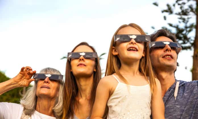 Eclipse Em 2026, a faixa de totalidade vai passar pelo Oceano Ártico, leste da Gronelândia, oeste da Islândia e norte de Espanha.