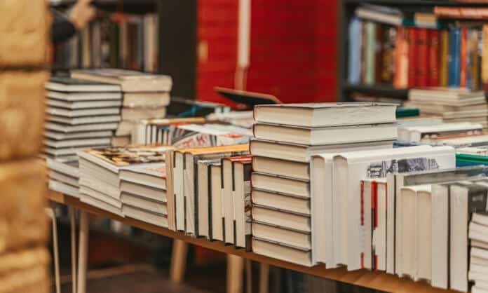 Feira do Livro Descubra tudo o que já se sabe sobre a Feira do Livro do Porto.