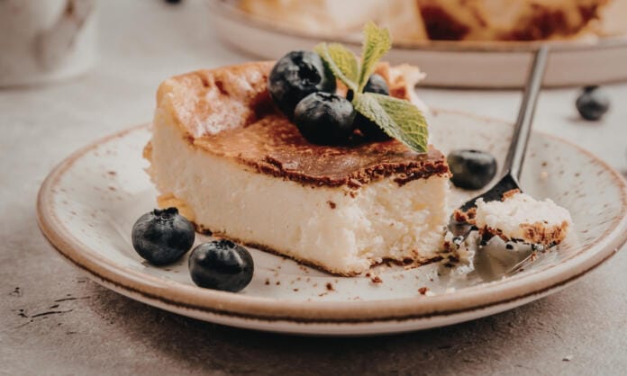 Cheesecake Para matar os desejos despertados pela trend do “cheesecake japonês”, o Vou Sair reuniu 4 sítios em Portugal onde esta sobremesa é a estrela da casa.