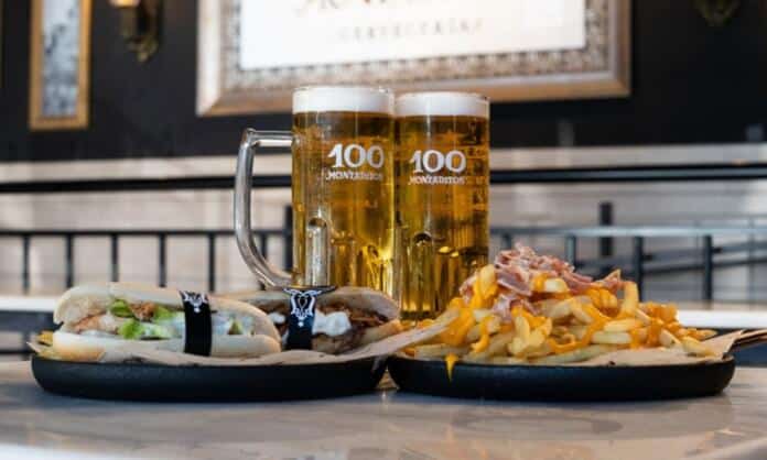 Todas as quartas-feiras e domingos, os famosos montaditos custam apenas 1€, tal como as canecas de Super Bock bem gelada.