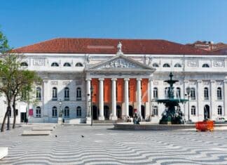 Teatro Nacional D. Maria II reabre renovado com programação gratuita até domingo Teatro Nacional D. Maria II, em Lisboa