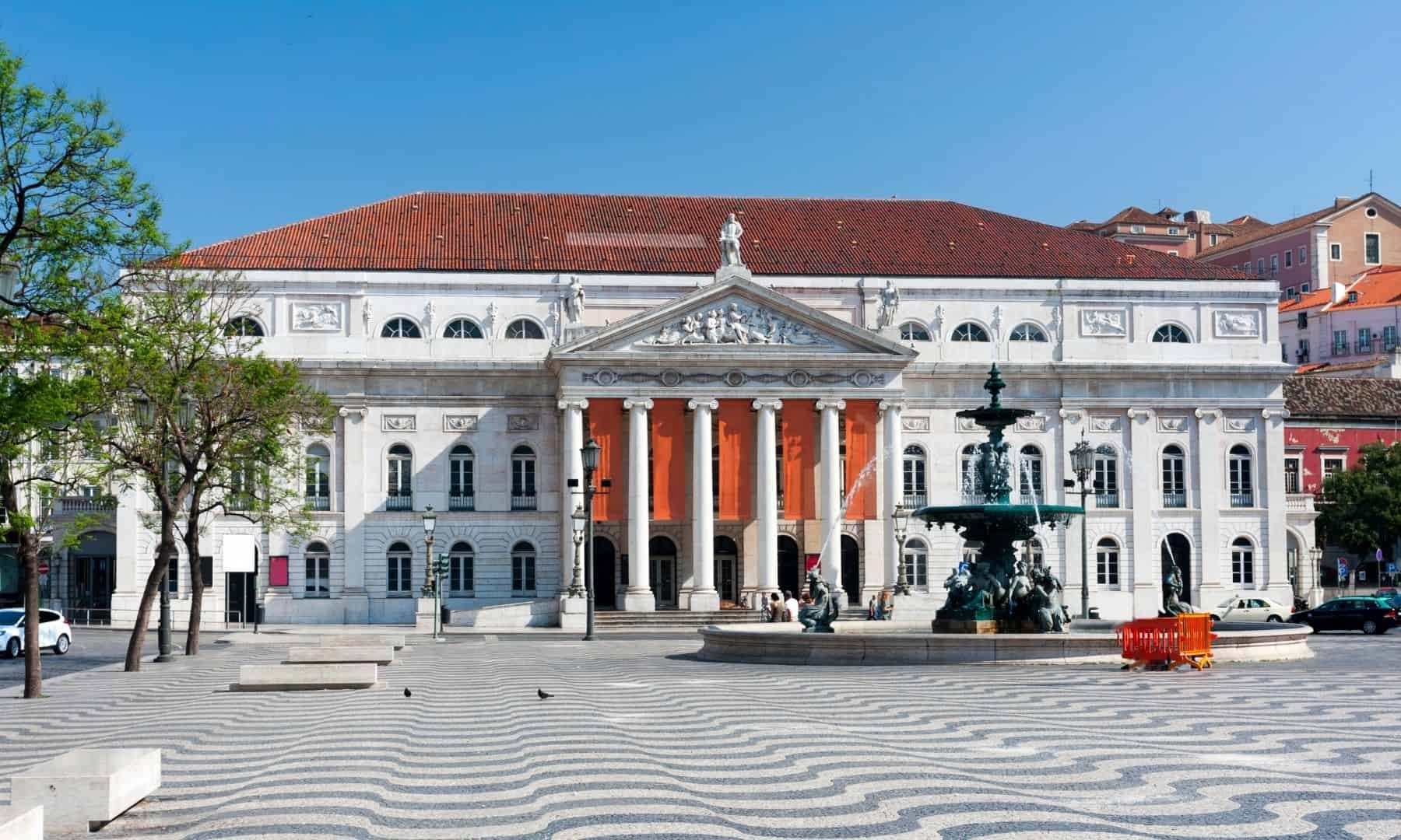 Teatro Nacional D. Maria II reabriu renovado. Há programação gratuita até domingo Teatro Nacional D. Maria II, em Lisboa