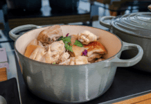 Todas as segundas-feiras pode comer cozido à portuguesa à discrição por 19,50€ O buffet de cozido à portuguesa é servido todas as segundas-feiras, ao almoço, no restaurante Saldanha Mar.