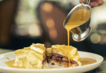 Francesinha com pastrami? O clássico portuense ganhou uma nova versão que custa 19,90€ A Pastrami Frenchie está disponível nos restaurantes DOTE por 19,90€, numa edição limitada.