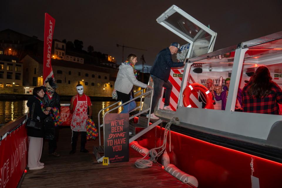 Porto vai ter uma festa de Halloween num barco assombrado no Douro e os bilhetes custam 29 euros