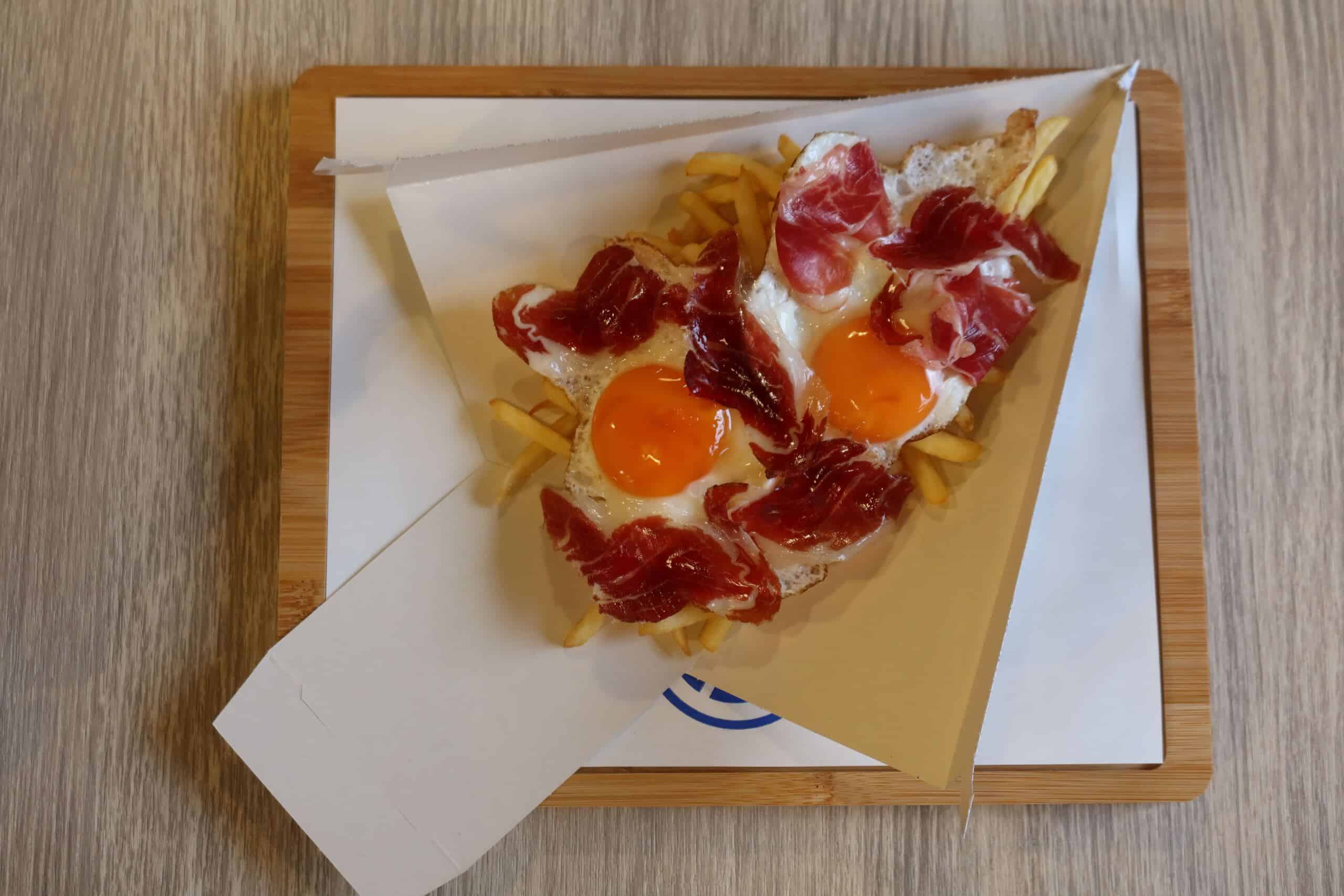 Croquetes, camarão e bacalhau dentro de cones de papel: este petisco já é um sucesso em Portugal