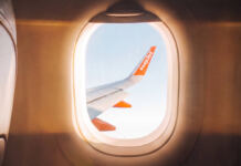 easyJet vai ter Wi-Fi a bordo: poderá ver séries e navegar na internet durante o voo