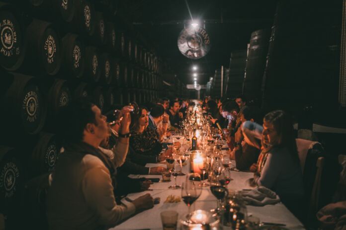 A experiência gastronómica “A La Mesa” está de volta às Caves Cockburn’s.